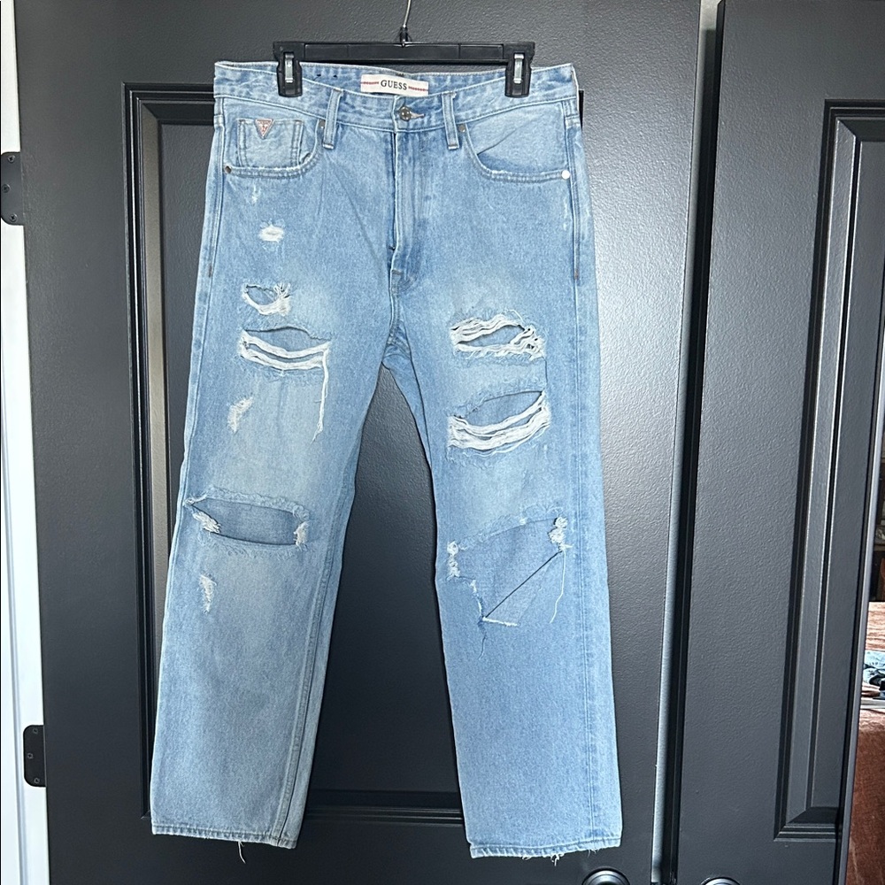 Guess women’s Relaxed Fit Light Blue Jeans size 30